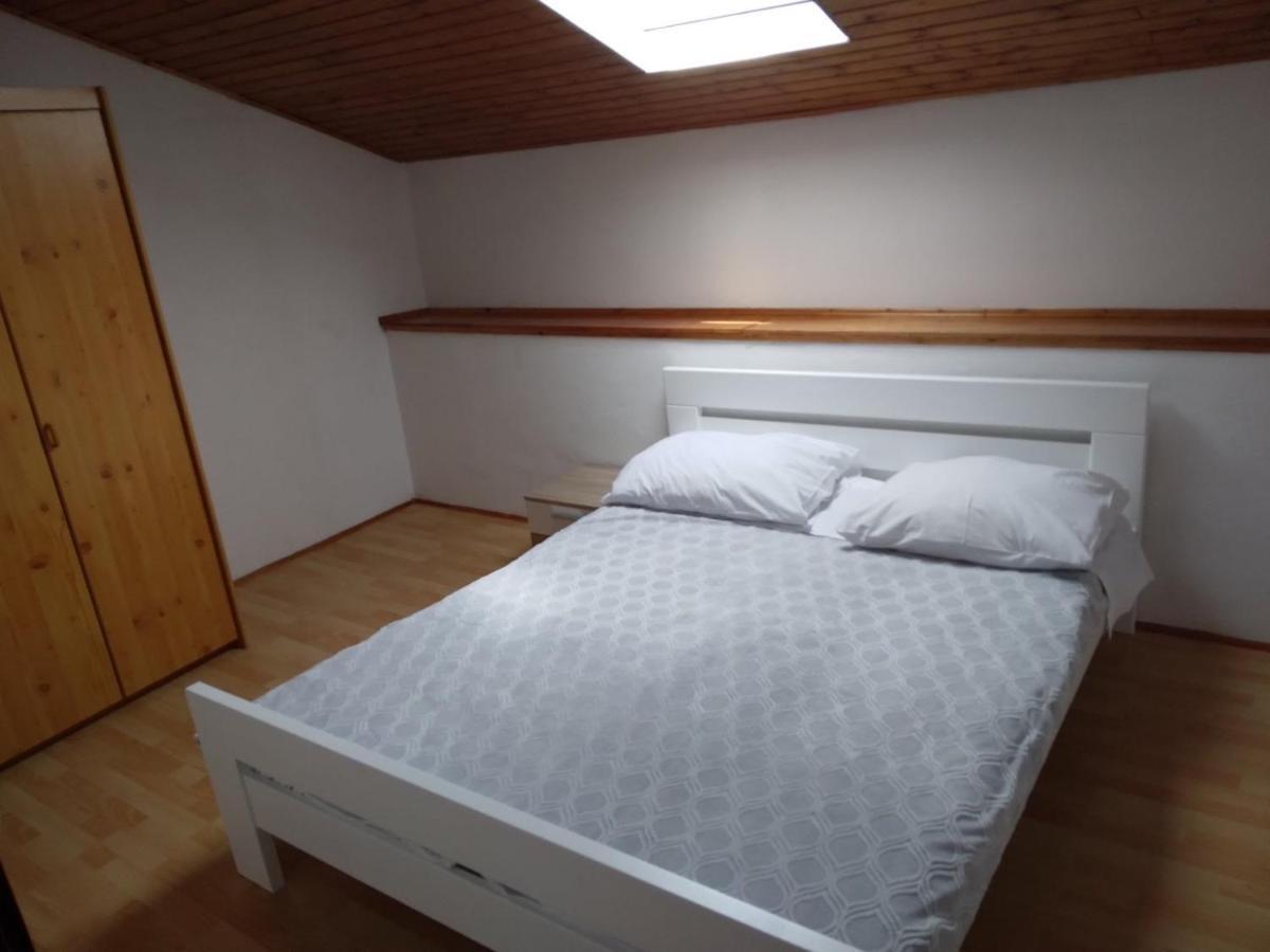 Apartmaji Sara, Izola - Isola ภายนอก รูปภาพ