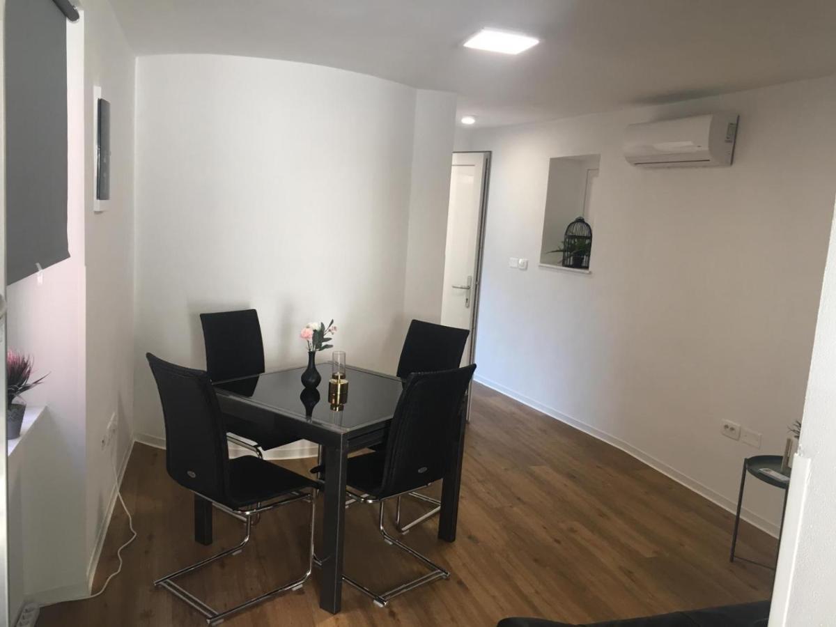 Apartmaji Sara, Izola - Isola ภายนอก รูปภาพ